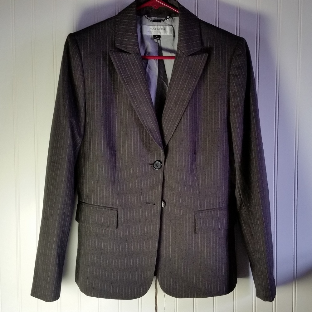 Tahari Blazer Arthur S Levine Women Size 8 Suit